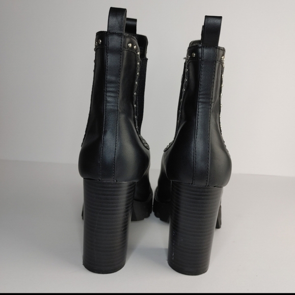 Black ankle boots with silver studs - Picture 6 of 8